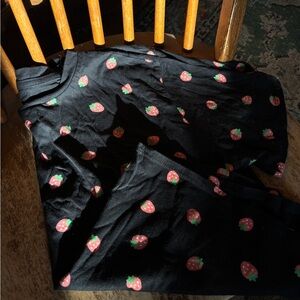 Black Strawberry Print crop top